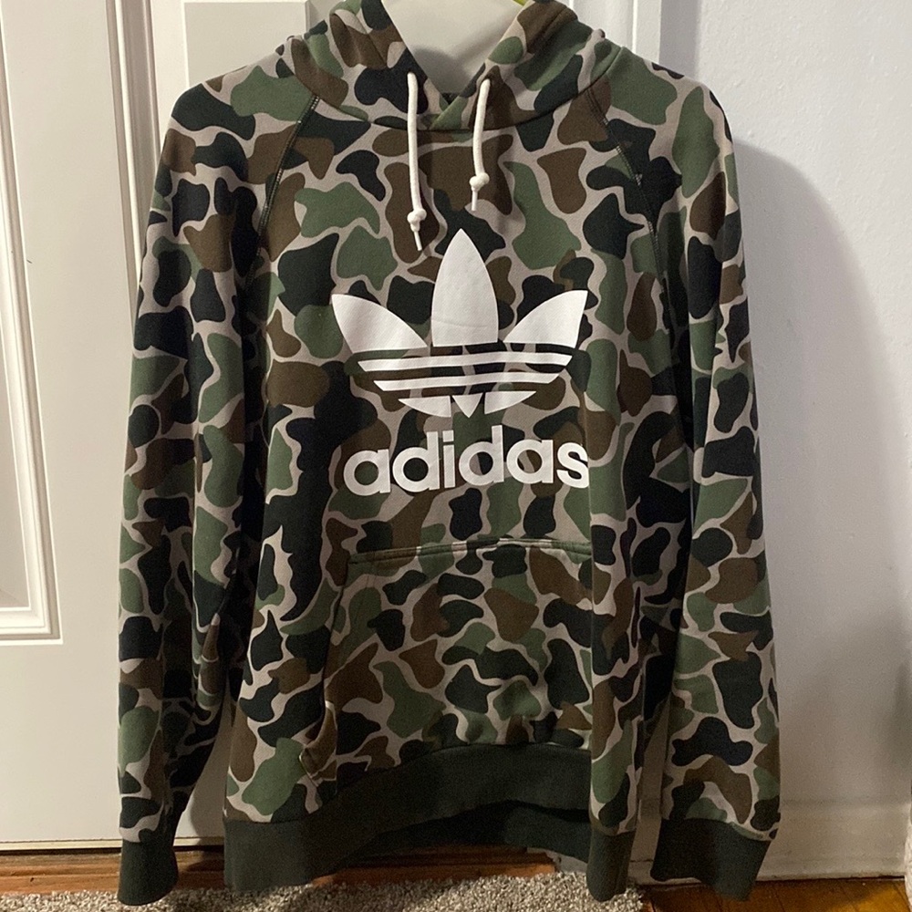 ✨Last Call 4/2✌🏽Adidas Camo Hoodie